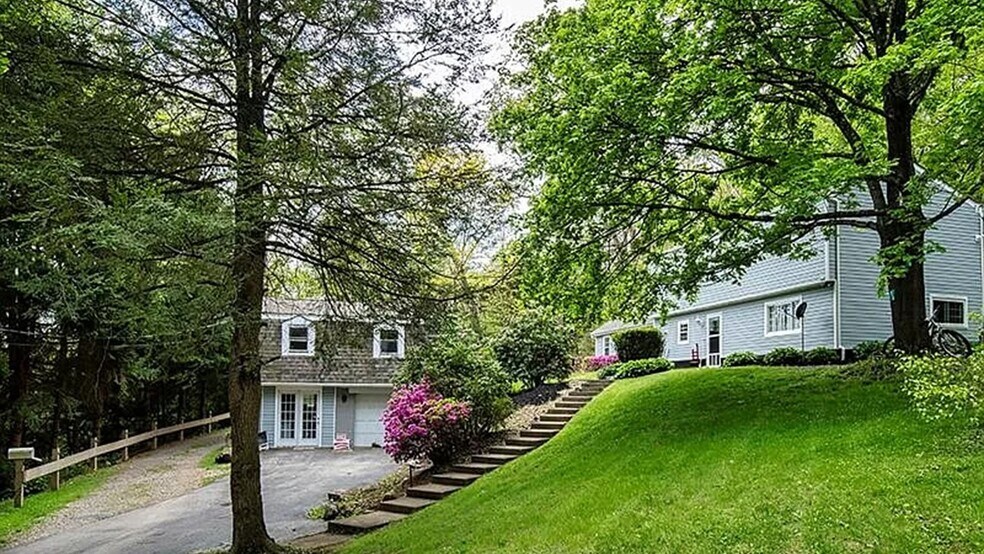 Building Photo - 116 Hickory Hill Ln