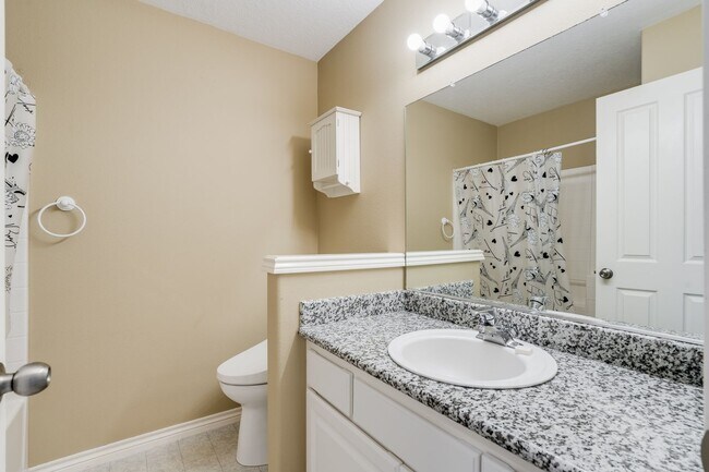 Building Photo - Beautiful 4 Bed, 3 Bath Rental Home in Bea...