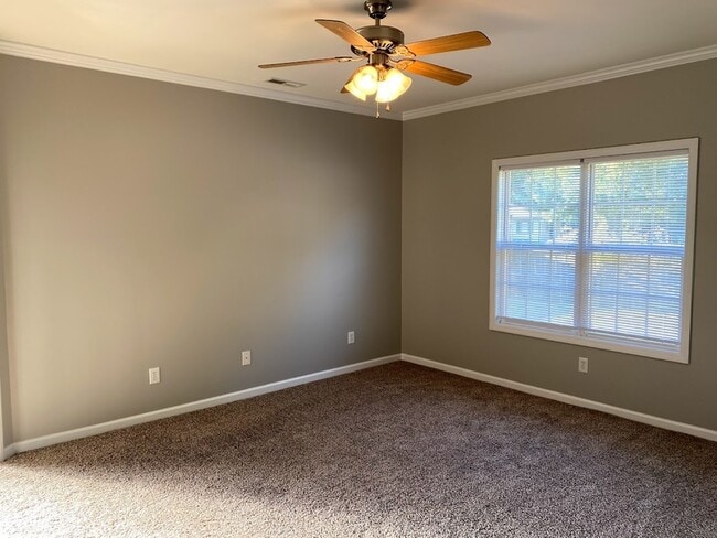 Building Photo - 3514 Choctaw Dr SE