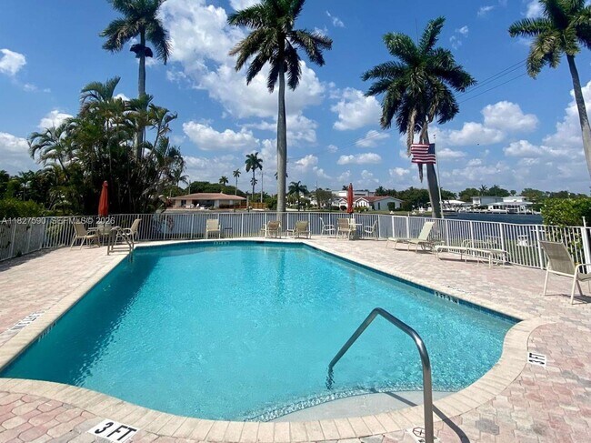 Building Photo - 1881 Middle River Dr