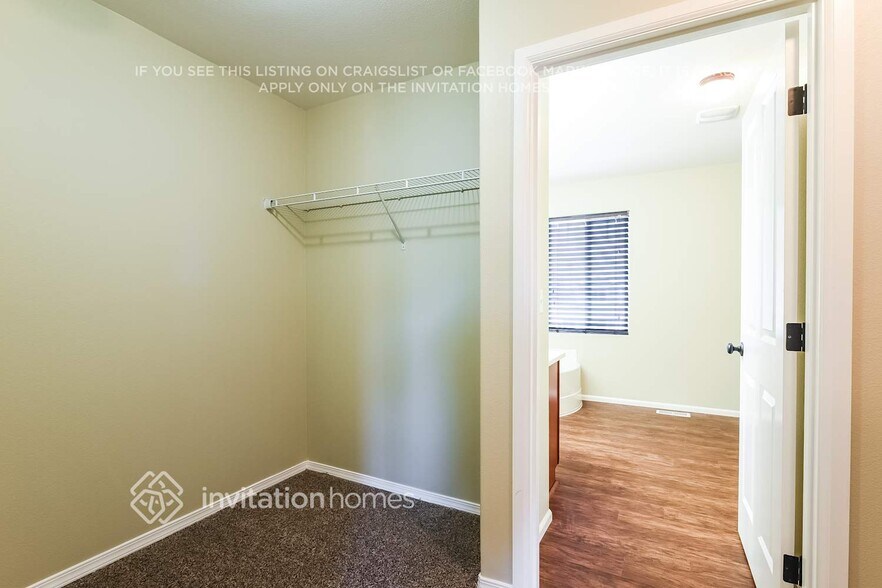 Building Photo - 1319 Daffodil Ave NE