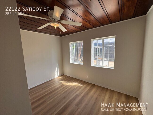 Building Photo - 22122 Saticoy St