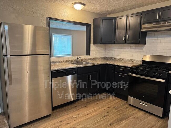 Building Photo - 9609 Winkler Dr