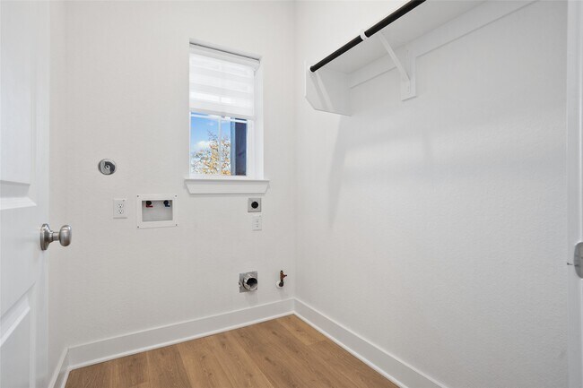 Building Photo - 21211 Metallic Blue Dr