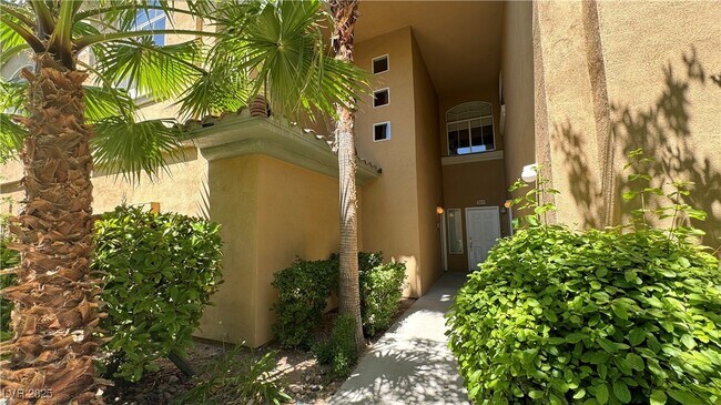 Building Photo - 8720 Red Brook Dr