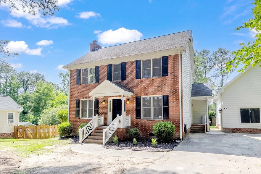 Building Photo - 623 Elmwood Ct