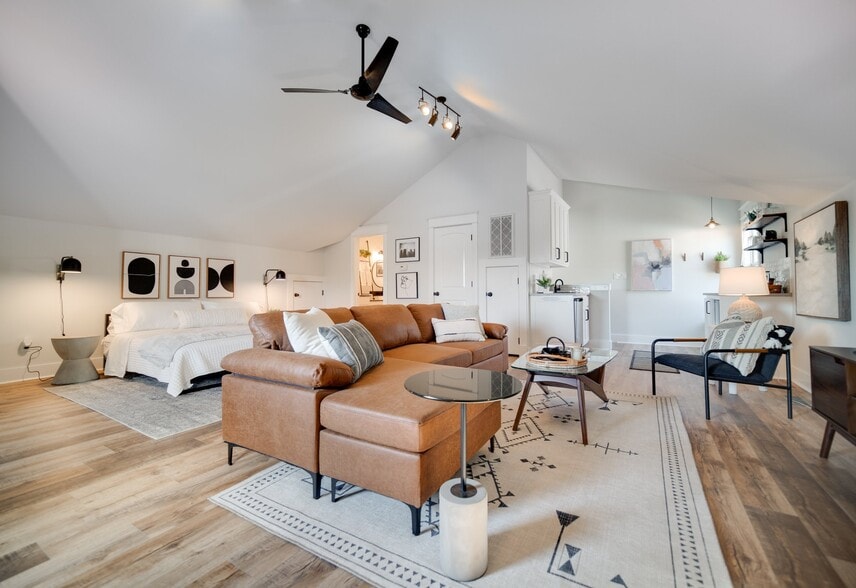 Building Photo - 1323 S Louisiana St