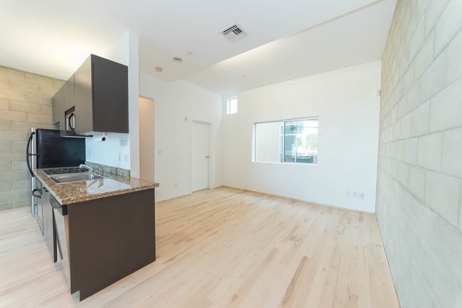 Building Photo - 717 N Highland Ave