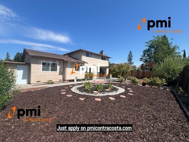 Building Photo - 2850 St Denis Dr