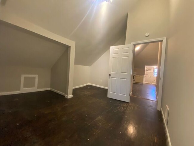 Building Photo - East Nashville / Inglewood | 2 Bedroom Apa...