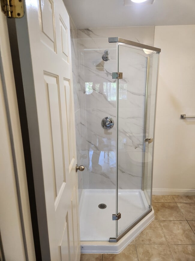 Building Photo - 4921 Kester Ave