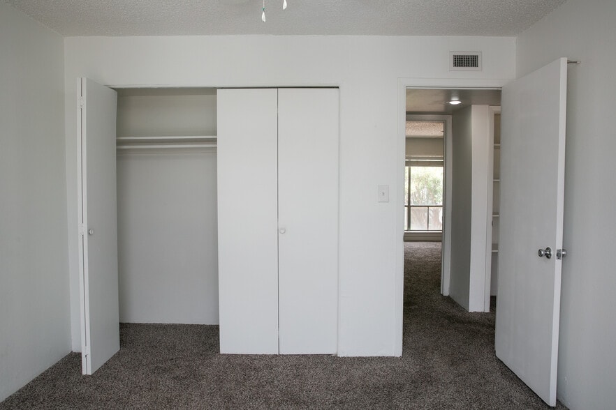 Building Photo - Centurion Pearl