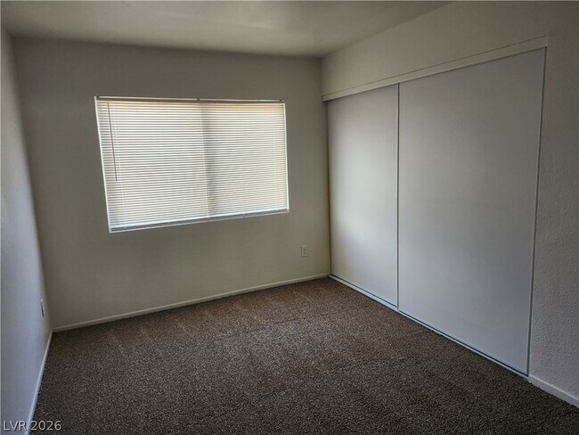 Building Photo - 3437 E Cheyenne Ave