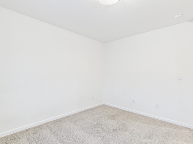 Building Photo - 3905 Tanada Rd