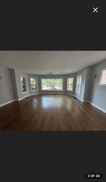 Building Photo - 7847 S Bennett Ave