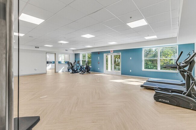 Building Photo - Beacon Landing - Brand New! 2bd, 2ba, private extra large screened porch and elevator!