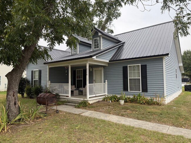 Building Photo - 4258 Ellis Ave