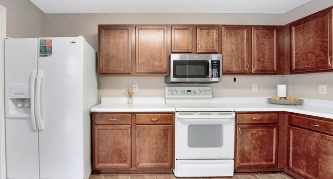 Building Photo - "Charming 3-Bedroom Oasis on Cherokee Blvd with 2 Full Baths – 1425 Sq Ft of Cozy Living in New B...