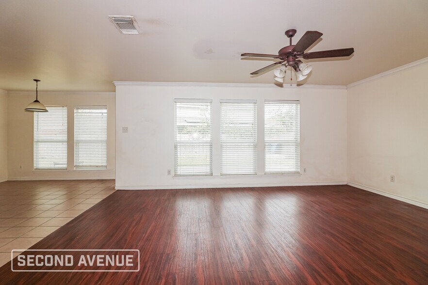 Building Photo - 6010 Suffolk Dr