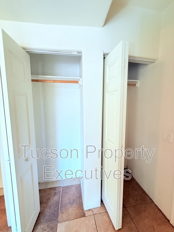 Building Photo - 208 W Ventura St