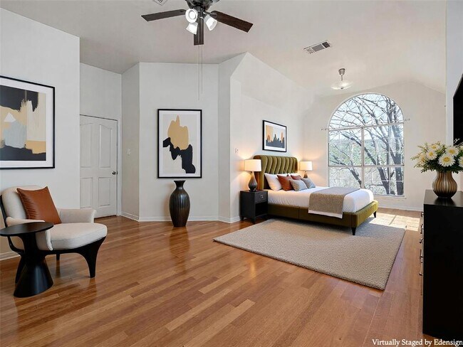 Building Photo - 7730 Lakewood Dr