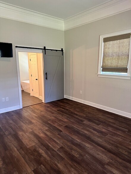 Primary Bedroom - 4493 Winn St