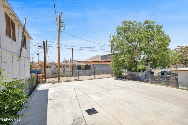 Building Photo - 1107 Myrtle Ave