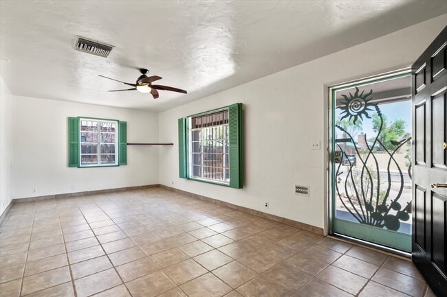 Building Photo - 2348 E Drachman St