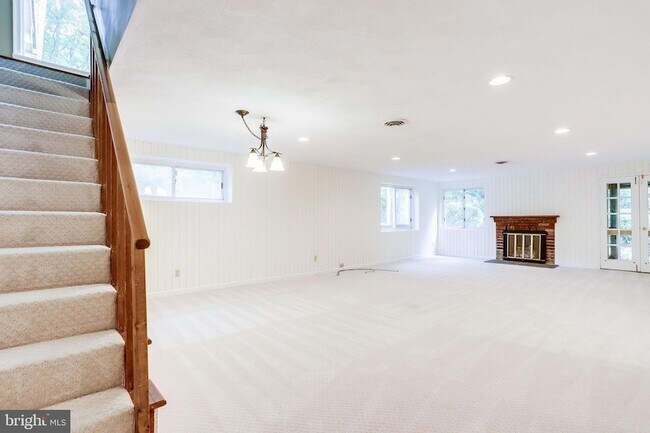 Building Photo - 5225 Old Dominion Dr