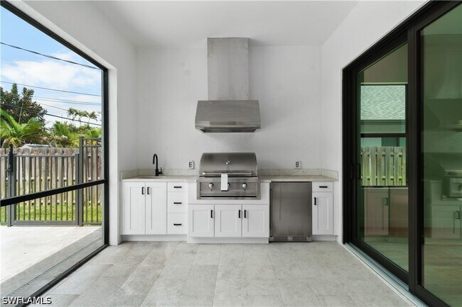 Building Photo - 837 91st Ave N