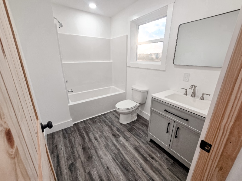 Building Photo - 116 Ivy Trce