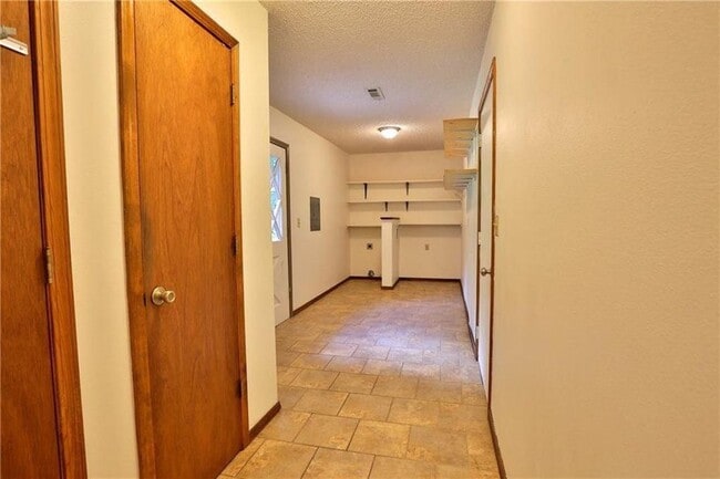Laundry Room - 1340 N Maxwell Dr