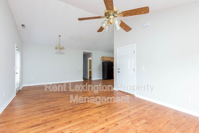 Building Photo - 300 Elkchester Cir