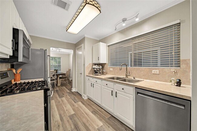 Building Photo - 6202 Spruce Bough Ct