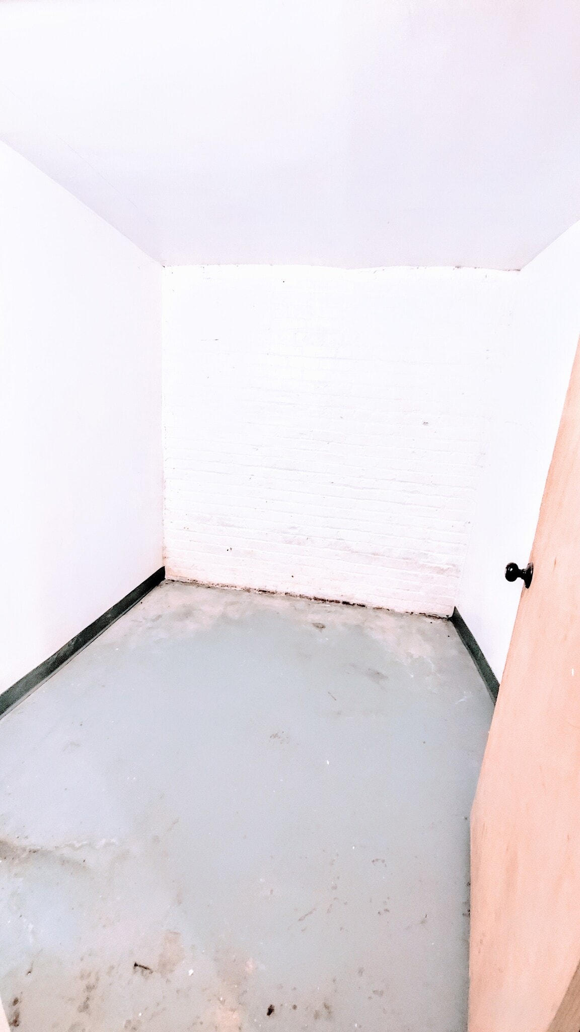 Private storage unit in basement - 259 Griffith St