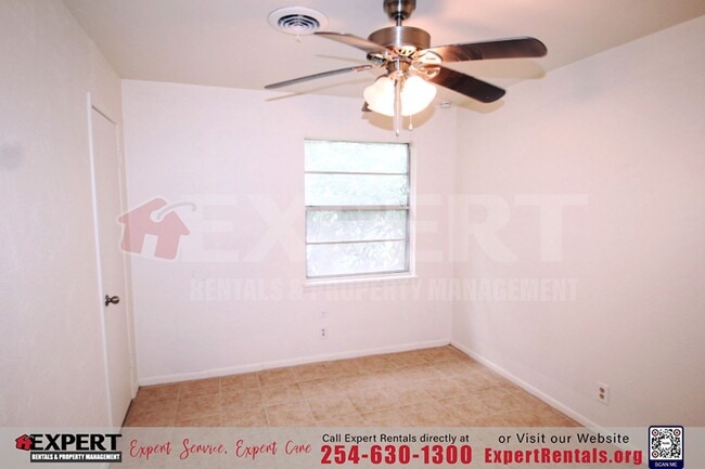 Building Photo - Charming 3-Bedroom Home