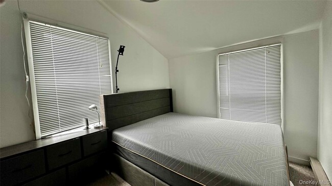 Building Photo - 22 Ludlam Ave