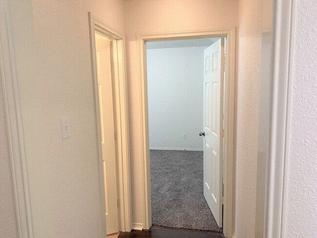 Building Photo - **BEAUTIFUL WESTCHESTER PARK HOME**