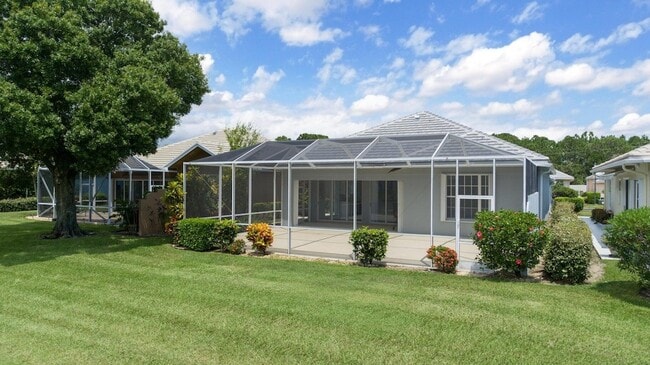 Building Photo - 249 NW Bentley Cir