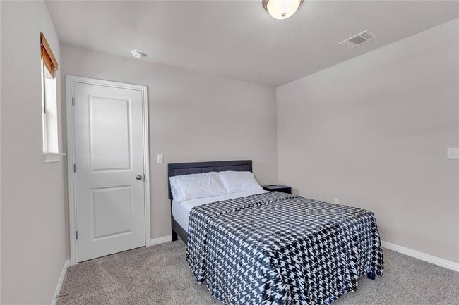 Building Photo - 6401 Night Chinook Dr