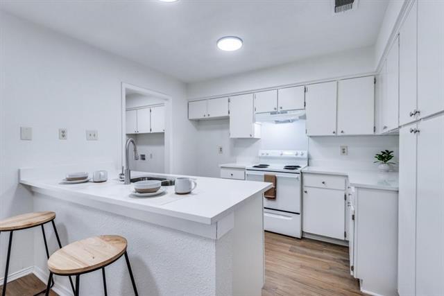 Building Photo - 1422 Deborah Ave