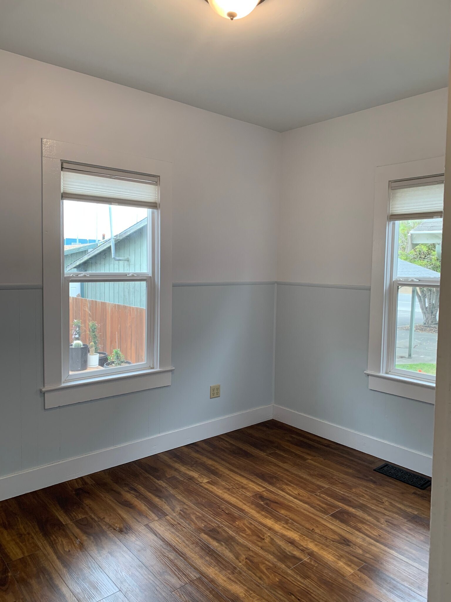 Building Photo - 1065 5th St