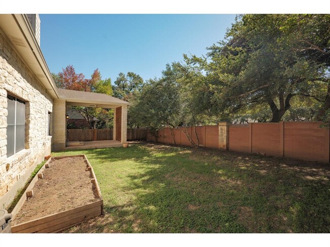 Building Photo - 5709 Pecanwood Ln
