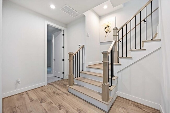 Building Photo - 6114 De Campo St