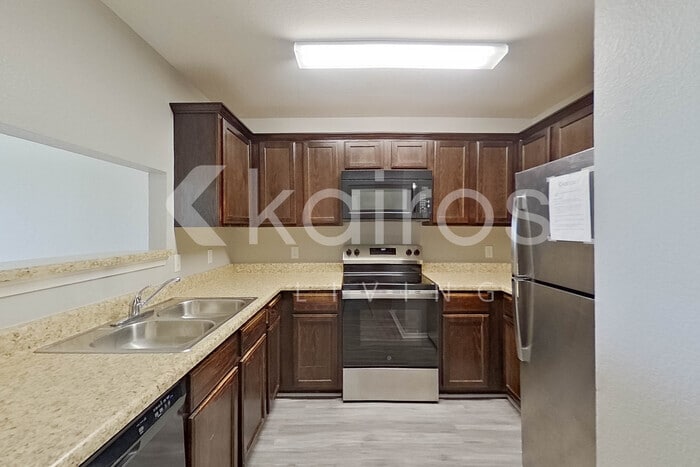 Building Photo - 5002 Thomas St