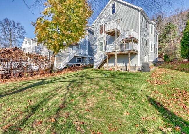 Building Photo - 32 Lagrange St