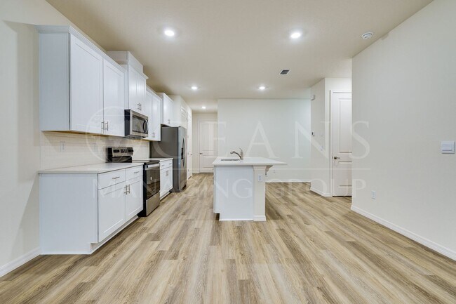 Building Photo - Refined Living in Halifax Plantation – Con...