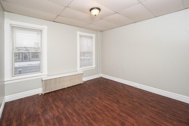 Building Photo - 13 112th St