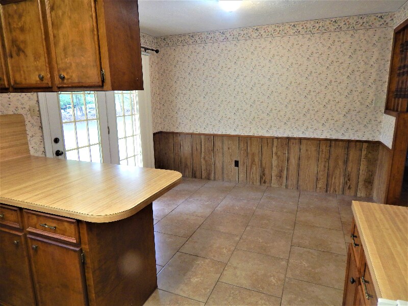 Building Photo - 4028 Western Oak St