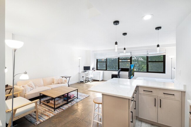 Building Photo - 201 St Pauls Ave